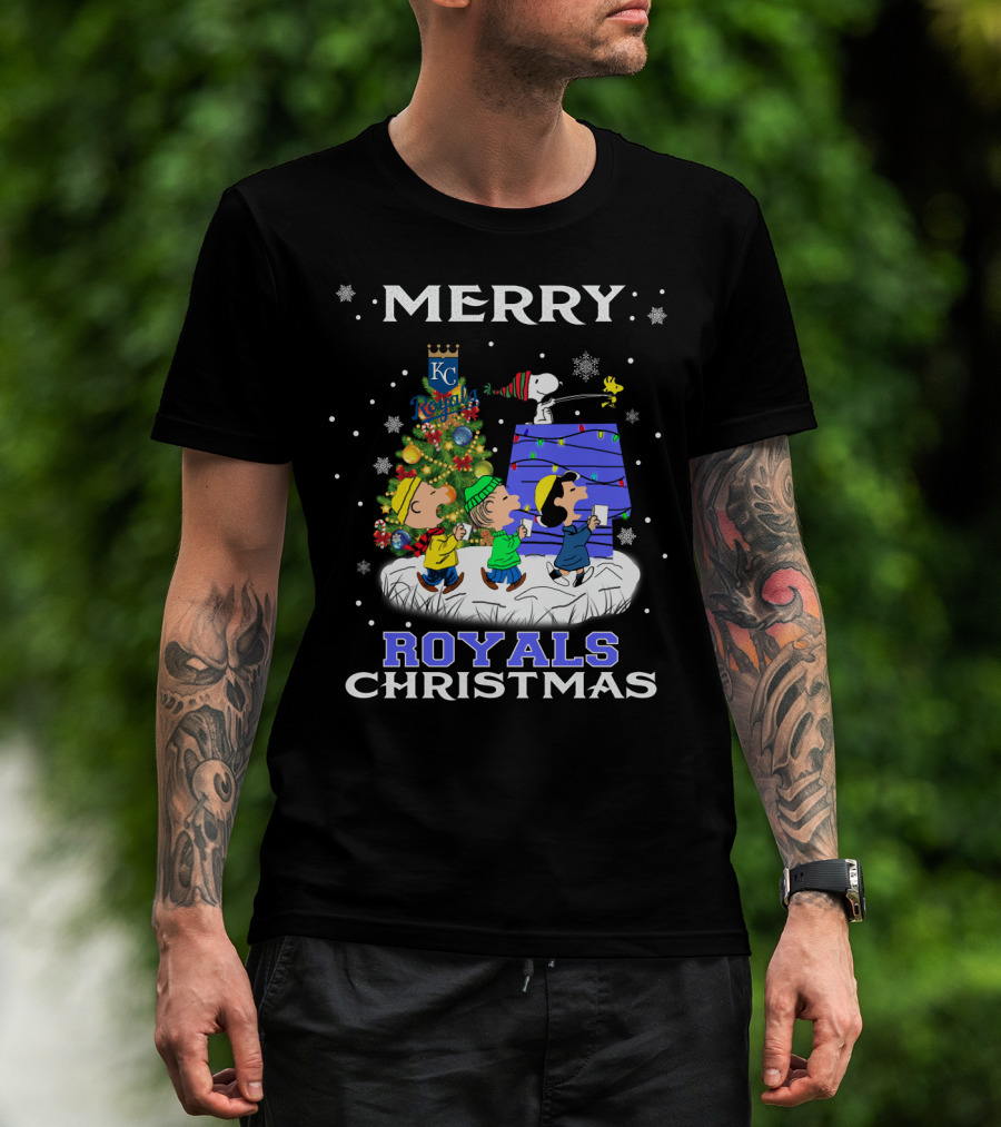 Kansas City Royals Christmas With Snoopy And Friends - Merry Festive T-Shirt