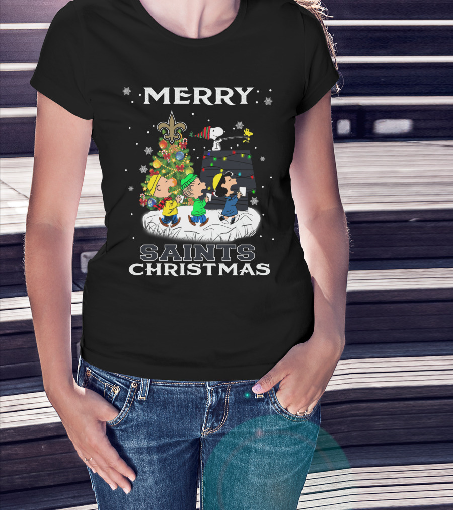 Merry New Orleans Saints Christmas Snoopy And Peanuts Holiday Celebrations T-Shirt