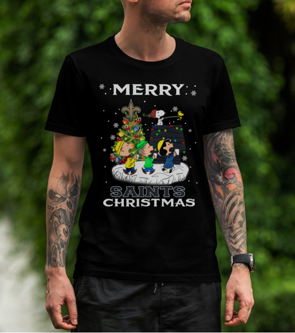 Merry New Orleans Saints Christmas Snoopy And Peanuts Holiday Celebrations T-Shirt