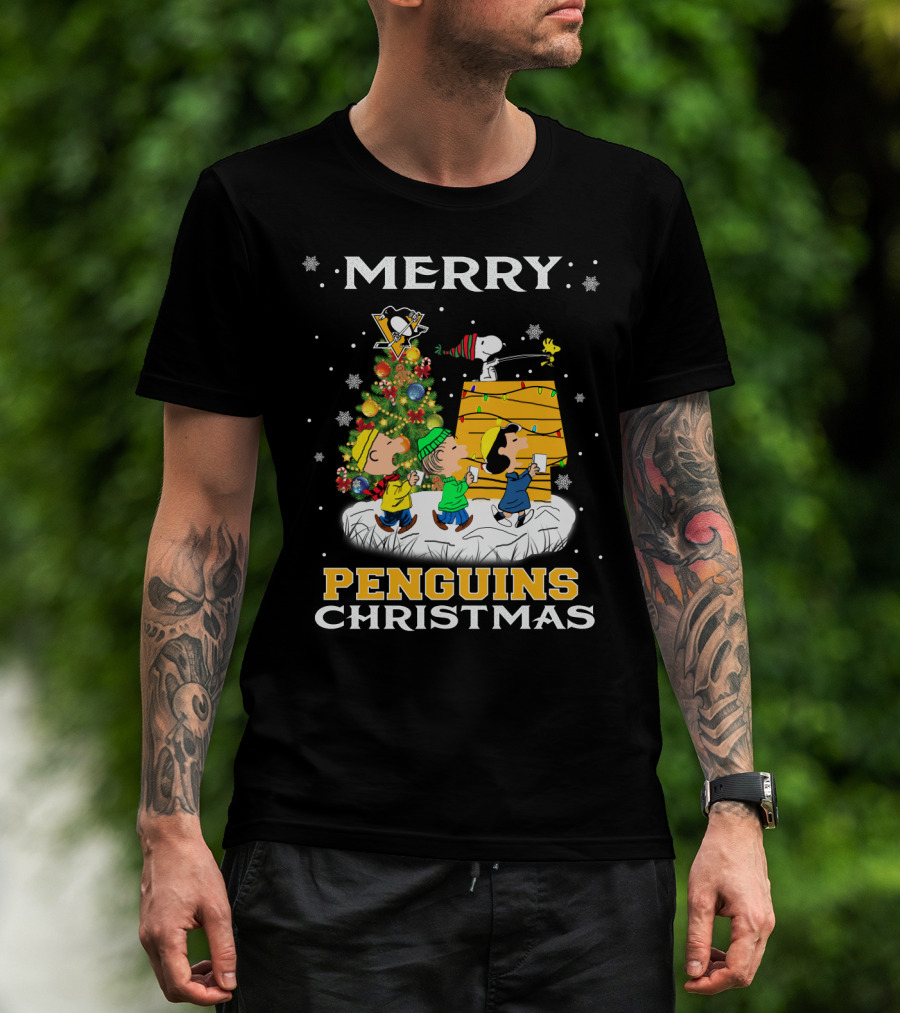 Merry Pittsburgh Penguins Christmas Snoopy And Peanuts Holiday T-Shirt