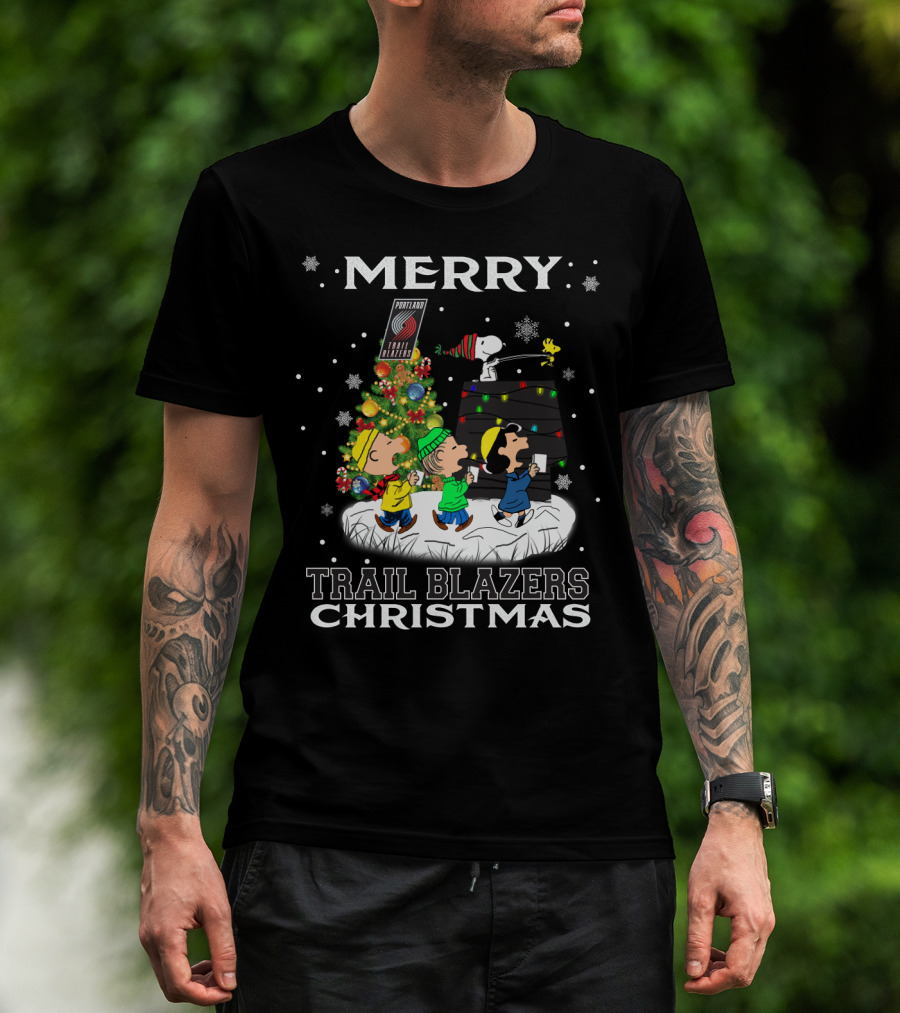 Merry Portland Trail Blazers Christmas Snoopy And Peanuts Characters T-Shirt