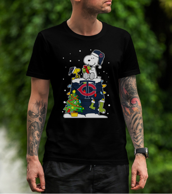 Minnesota Twins Snoopy And Woodstock Christmas T-Shirt