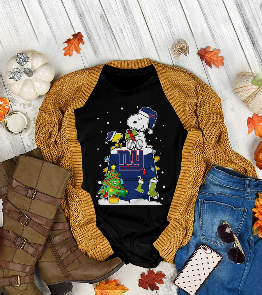 New York Giants Snoopy And Woodstock Christmas Tree Snow Winter T-Shirt
