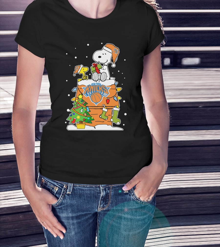 New York Knicks Snoopy Christmas Fanatics Delight T-Shirt