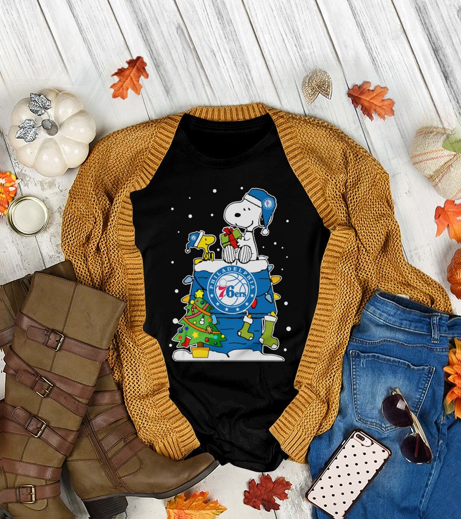 Philadelphia 76ers Snoopy Christmas Present With Tree And Woodstock T-Shirt