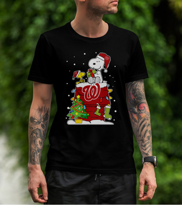 Washington Nationals Snoopy Christmas Gift T-Shirt