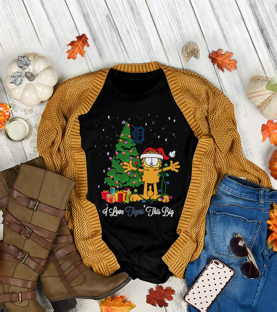 I Love Tigers This Big Xmas Garfield Cat Detroit Tigers Fans Christmas Tree T-Shirt
