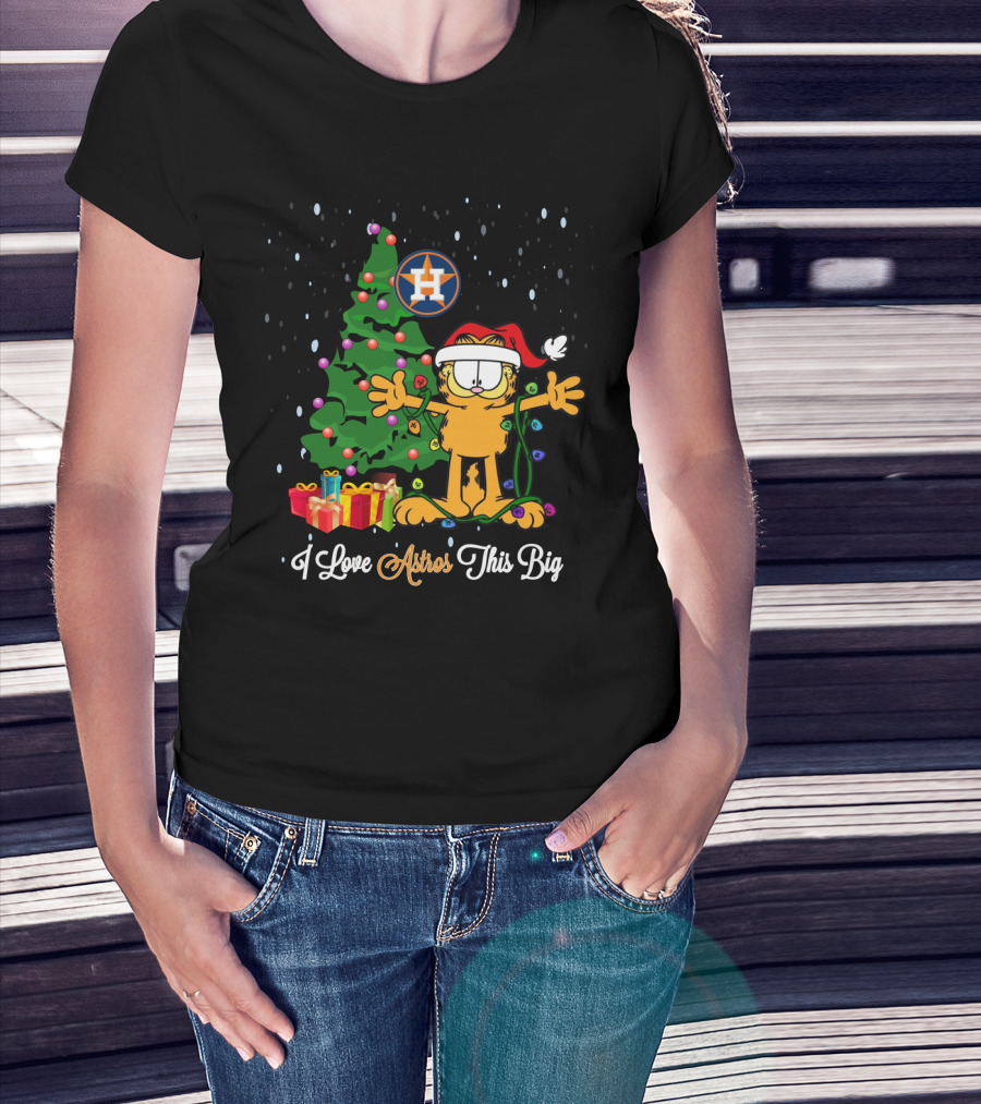 Garfield Xmas I Love Astros This Big Holiday Tree And Gifts Scene T-Shirt