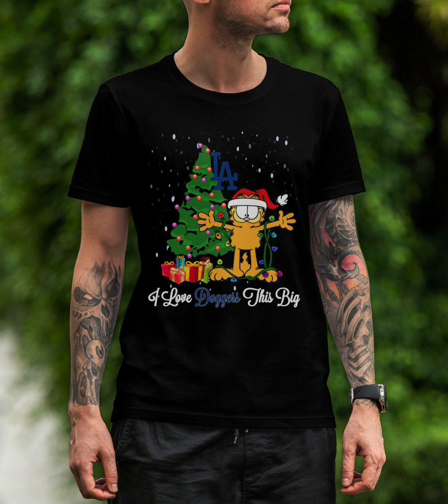 I Love Dodgers This Big Xmas Garfield Cat LA Dodgers Christmas Tree Gifts T-Shirt