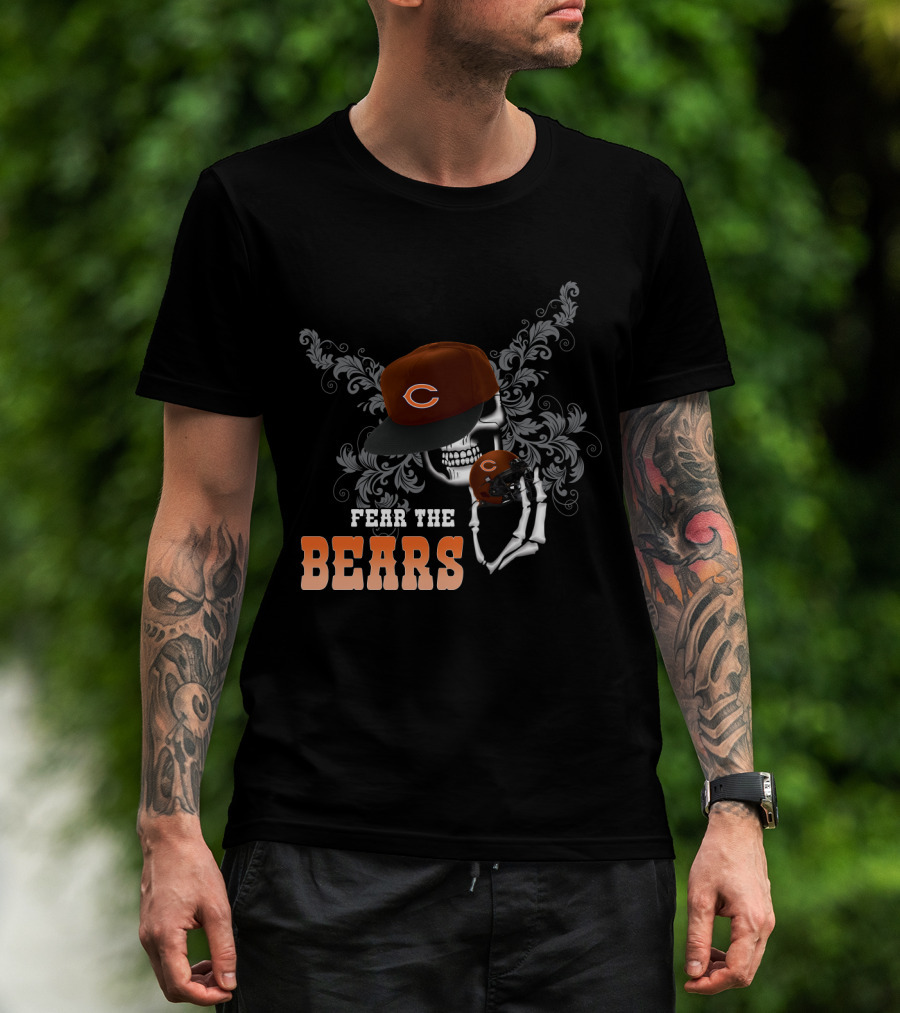 Fear The Bears Chicago Football Skull Helmet T-Shirt