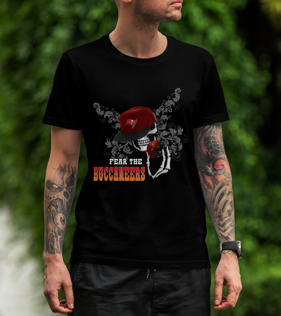 Fear The Buccaneers Tampa Bay Skull And Helmet T-Shirt