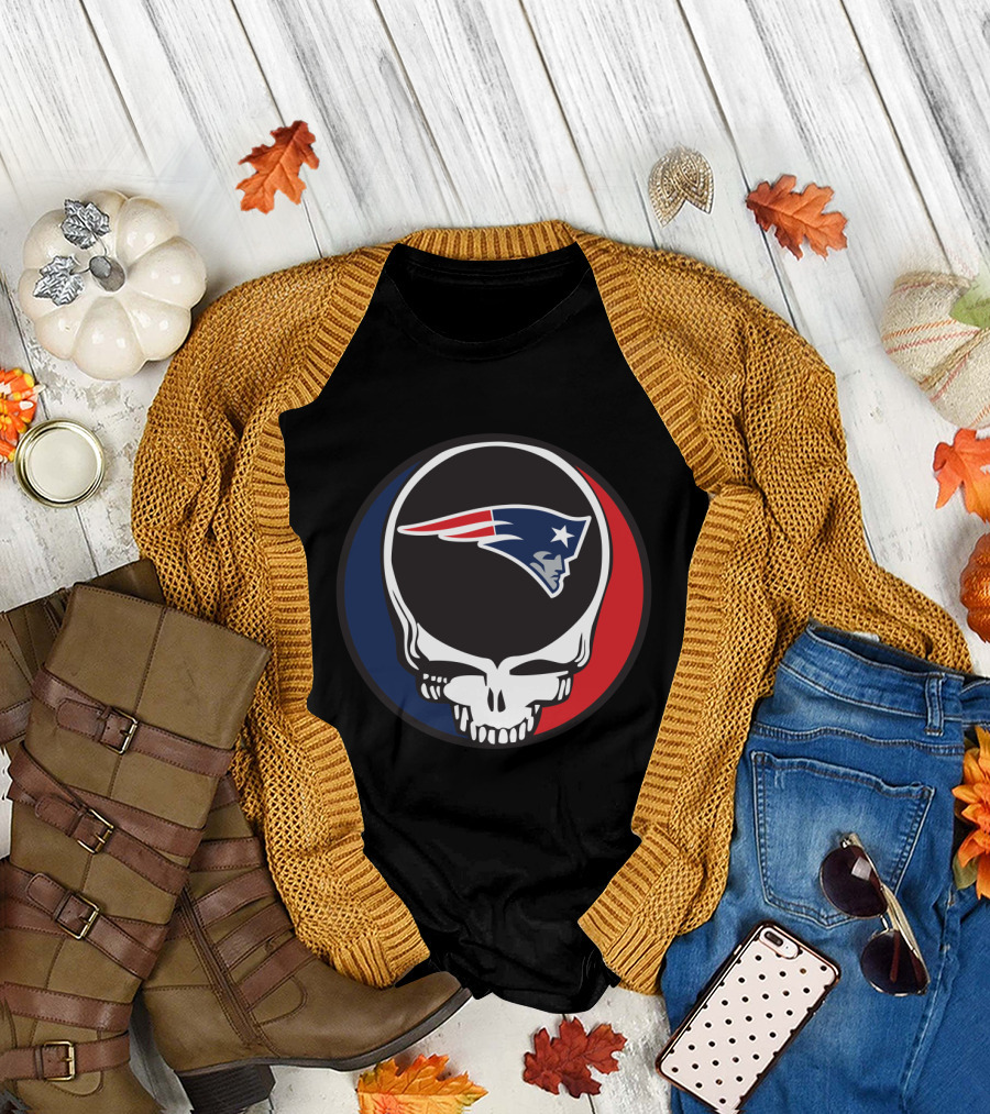Grateful Dead Skull With New England Patriots Logo And Blue Red Rings T-Shirt