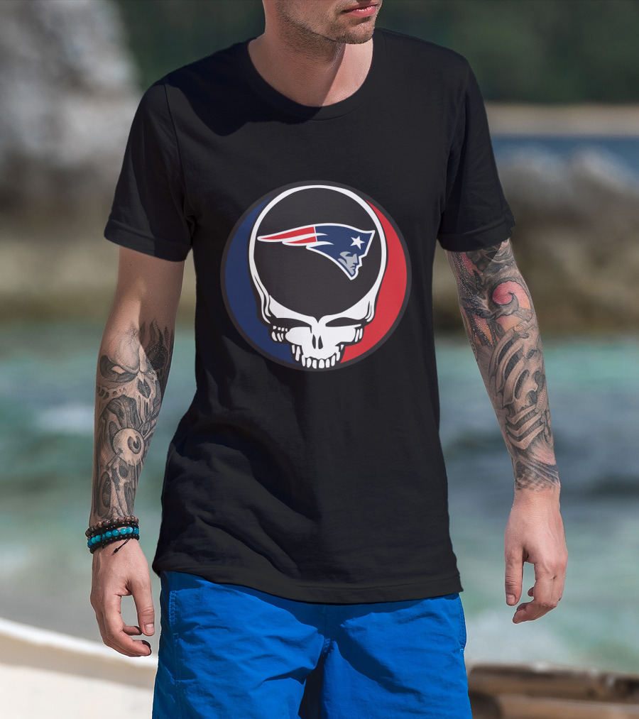 Grateful Dead Skull With New England Patriots Logo And Blue Red Rings T-Shirt