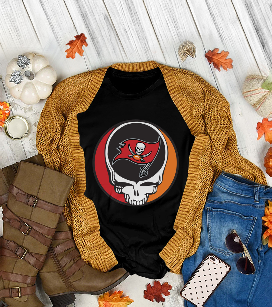 Grateful Dead Skull With Tampa Bay Buccaneers Flag T-Shirt