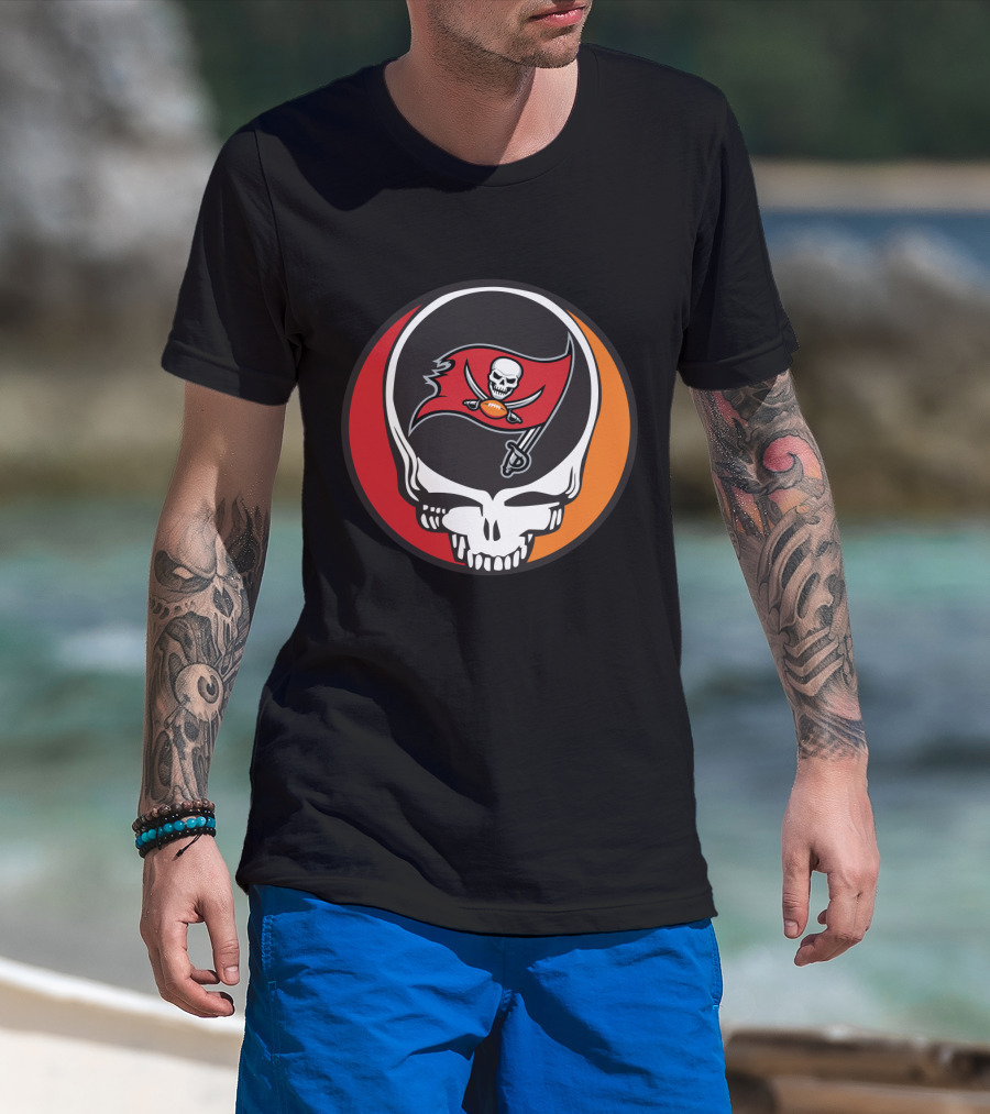 Grateful Dead Skull With Tampa Bay Buccaneers Flag T-Shirt