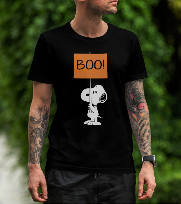 Peanuts Halloween Snoopy Holding Boo Sign T-Shirt