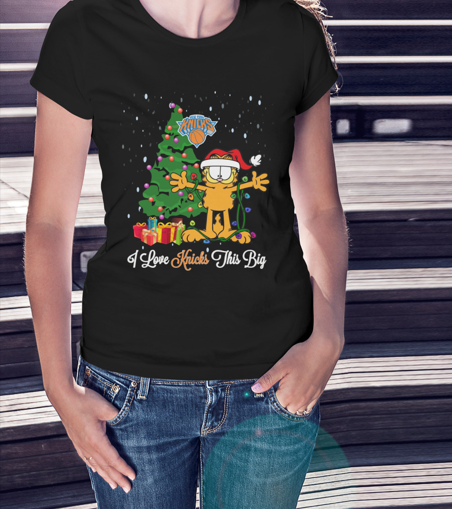 I Love New York Knicks Christmas Garfield Festive Scene With Santa Hat And Tree T-Shirt