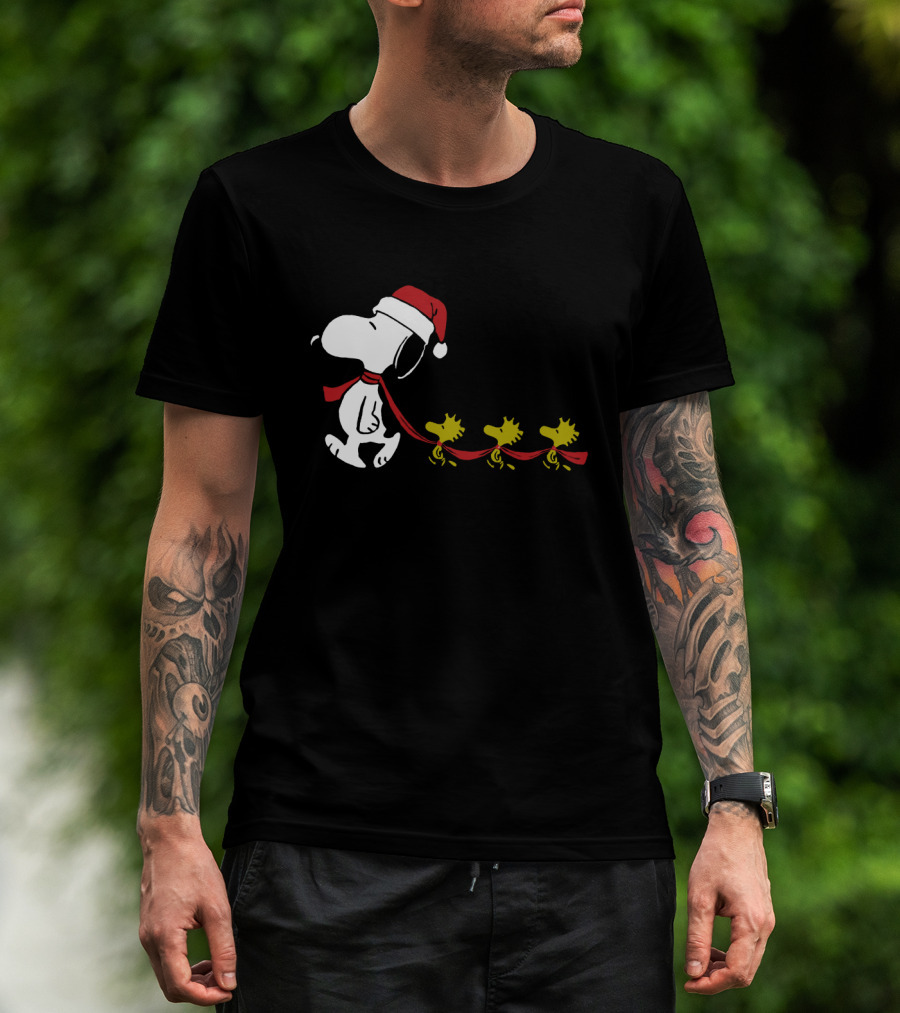Snoopy Santa Hat Woodstock Parade Peanuts Christmas Holiday T-Shirt