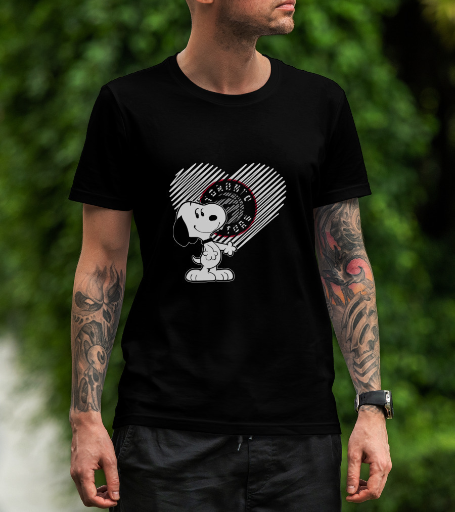 Snoopy Hearts Toronto Raptors Basketball Fans T-Shirt
