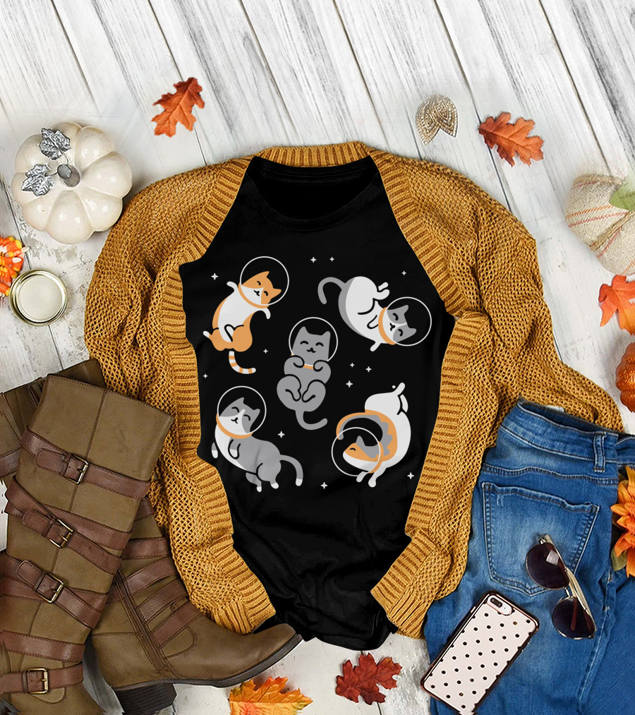 CATS IN SPACE Floating Cartoon Kittens in Astronaut Helmets Amid Stars T-Shirt