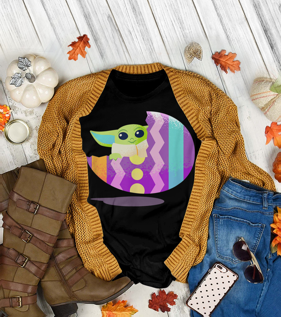 Mandalorian The Child Baby Yoda Pastel Zigzag Easter Egg T-Shirt