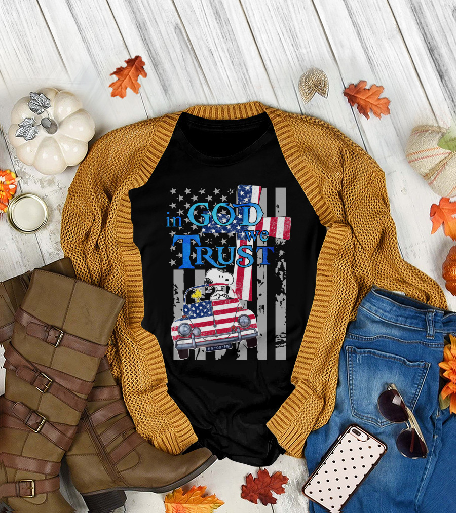 In God We Trust Snoopy Woodstock American Flag Car Patriot T-Shirt