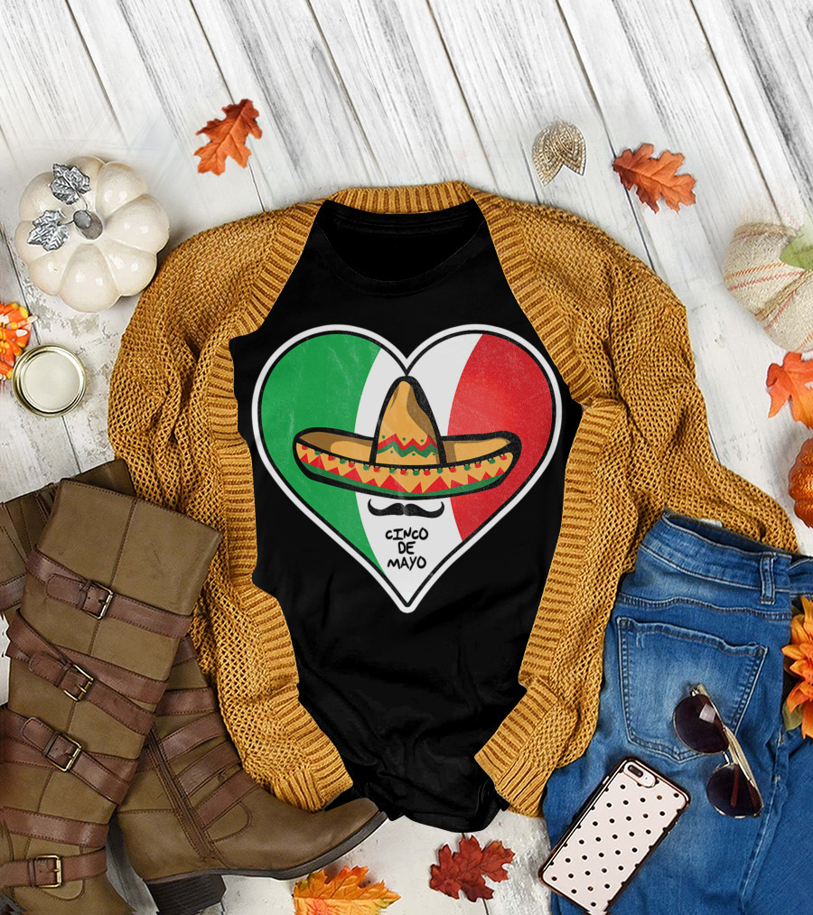 Cinco De Mayo Vintage Sombrero Heart Mexican Flag T-Shirt