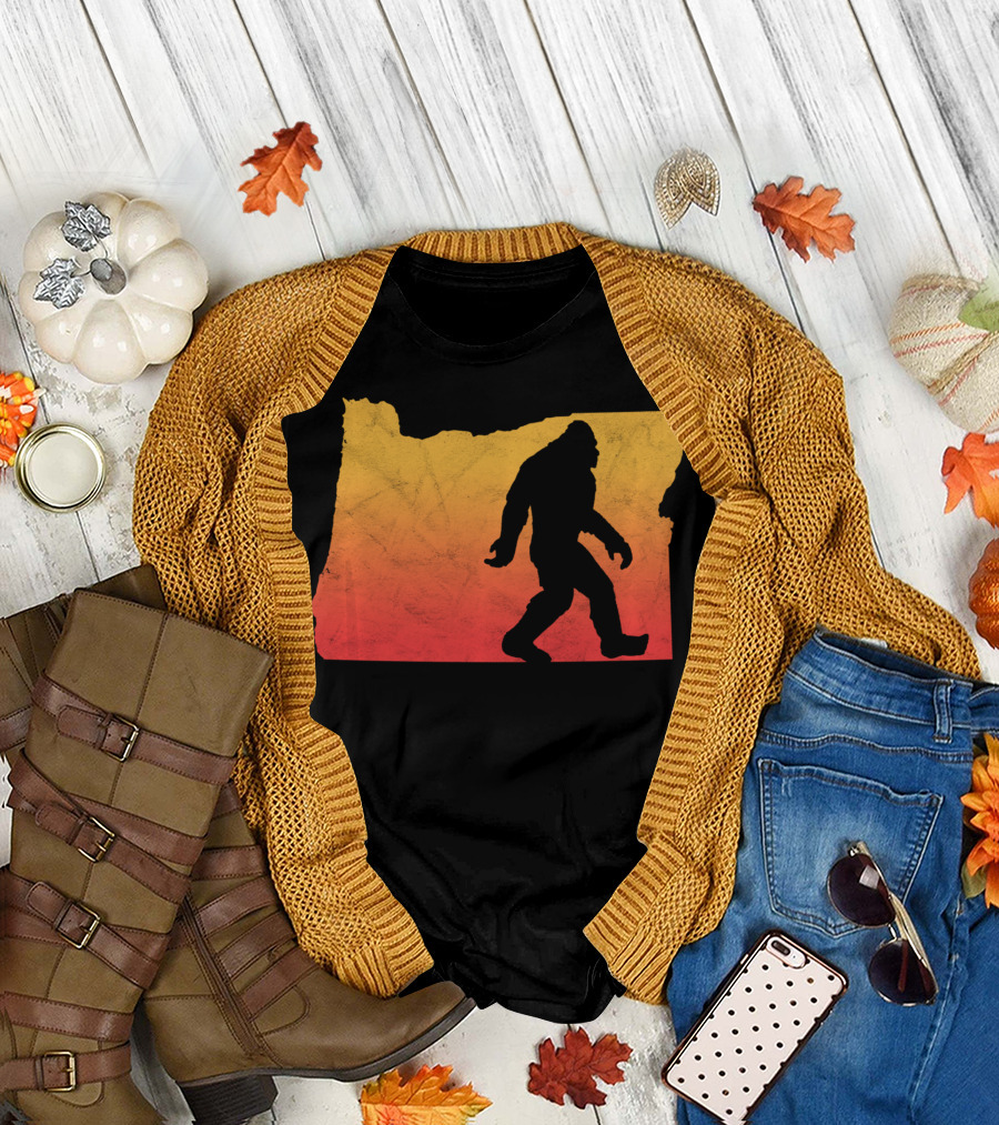 Retro Bigfoot Believer Vintage State of Oregon Sunset T-Shirt