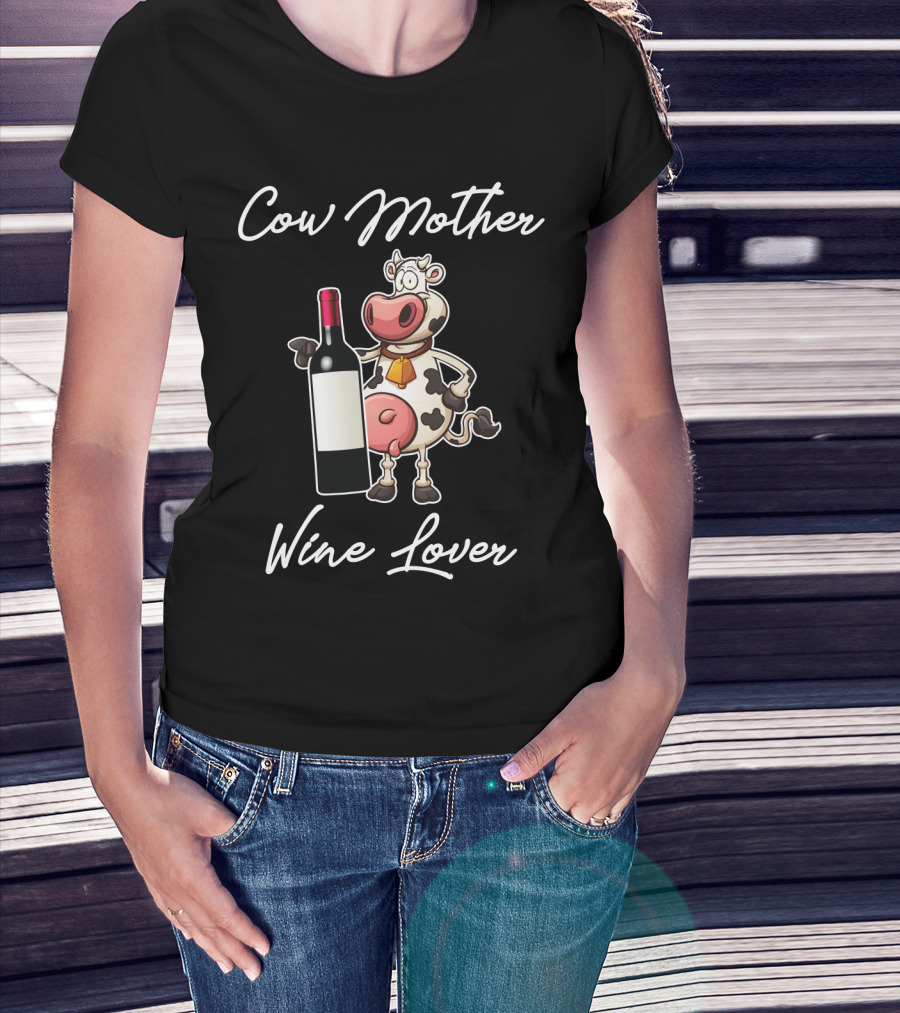 Cow Mother Wine Lover Funny Cow With Wine Bottle T-Shirt