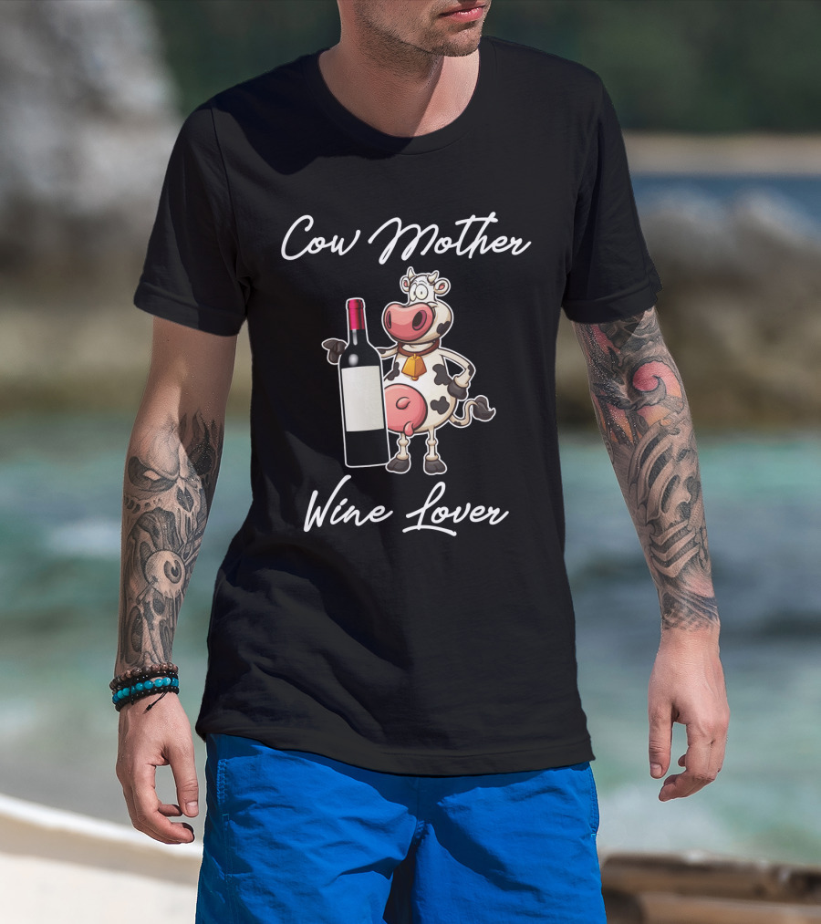 Cow Mother Wine Lover Funny Cow With Wine Bottle T-Shirt