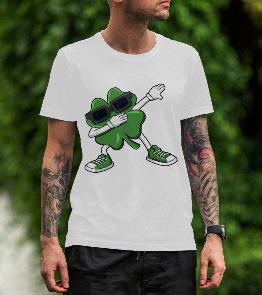 Dabbing Shamrock St Patrick's Day Funny Dab Dabbin' Clover Wearing Sunglasses T-Shirt