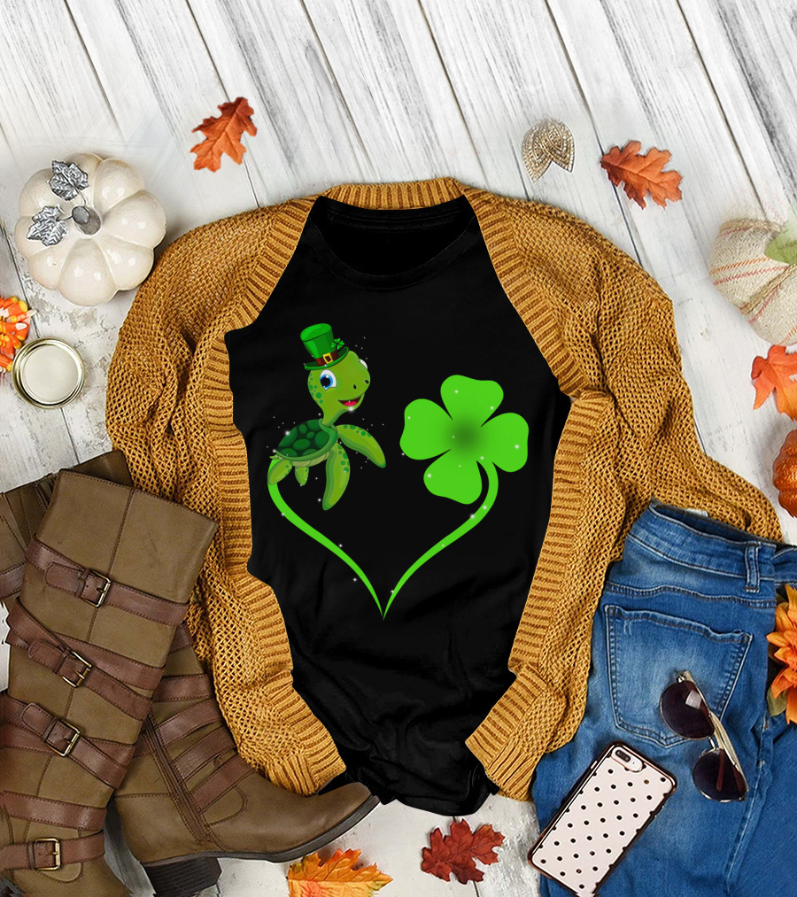 Turtles Green Clover Shamrocks Love T-Shirt