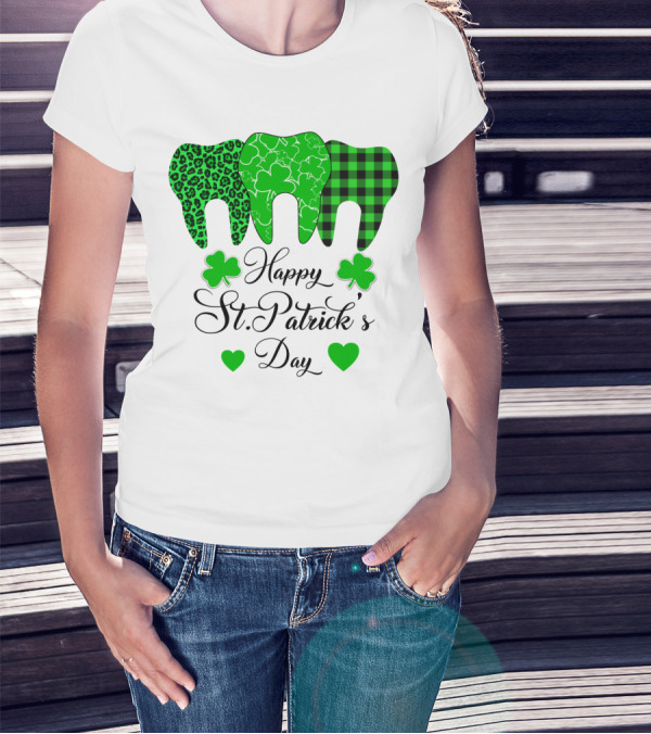 Happy St Patrick's Day Funny Dentist Clover Tooth T-Shirt