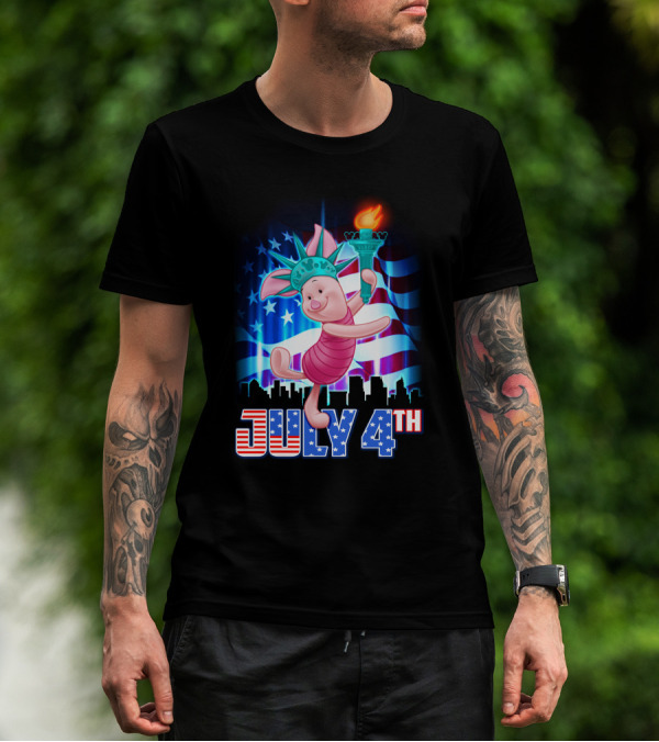 JULY 4th Piglet Statue Of Liberty Torch USA Flag T-Shirt