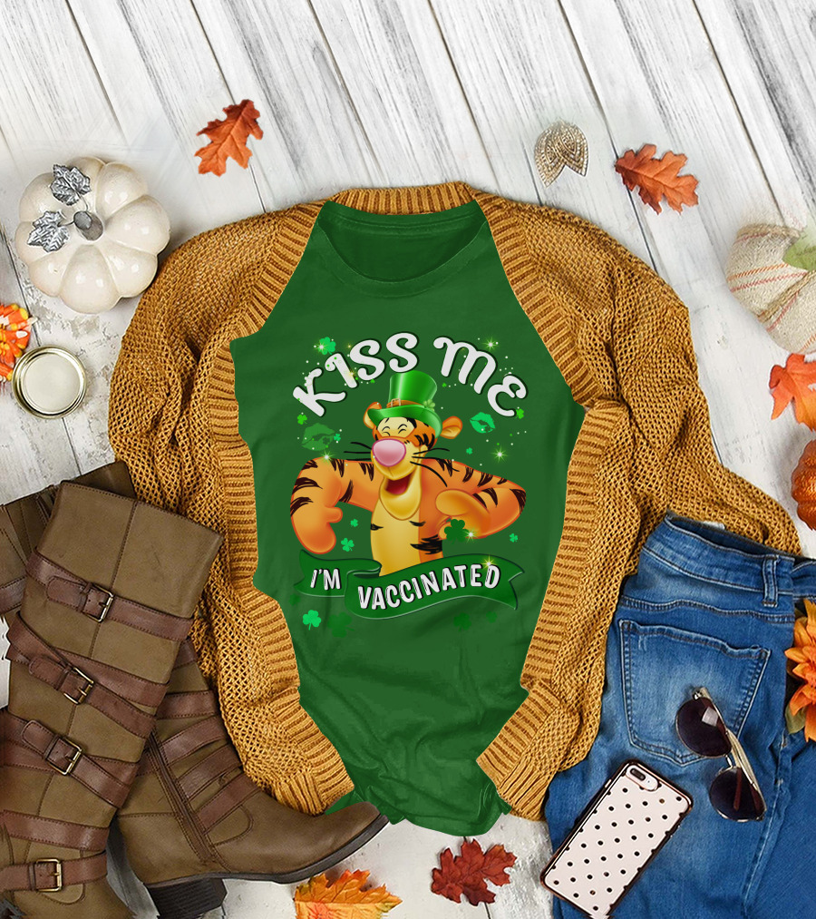 Kiss Me I'm Vaccinated Tigger St Patrick's Day T-Shirt