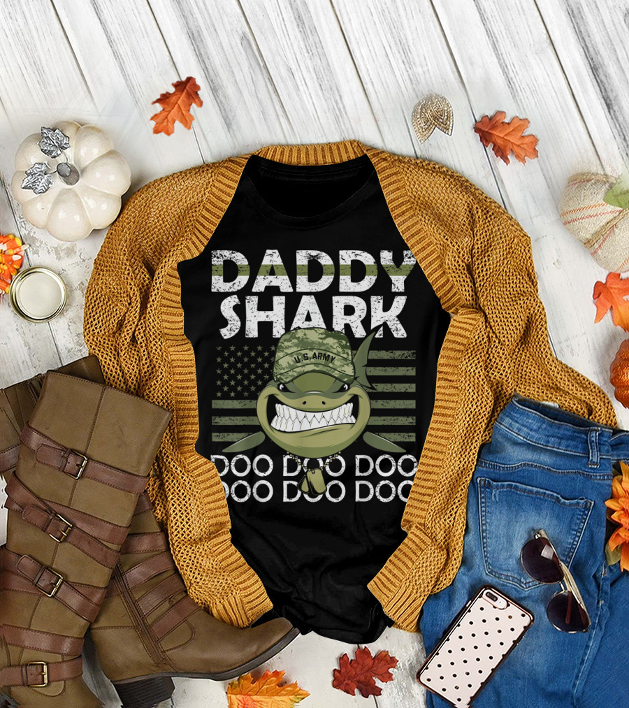 U.S. Army Daddy Shark Doo Doo Doo with American Flag and Military Hat T-Shirt