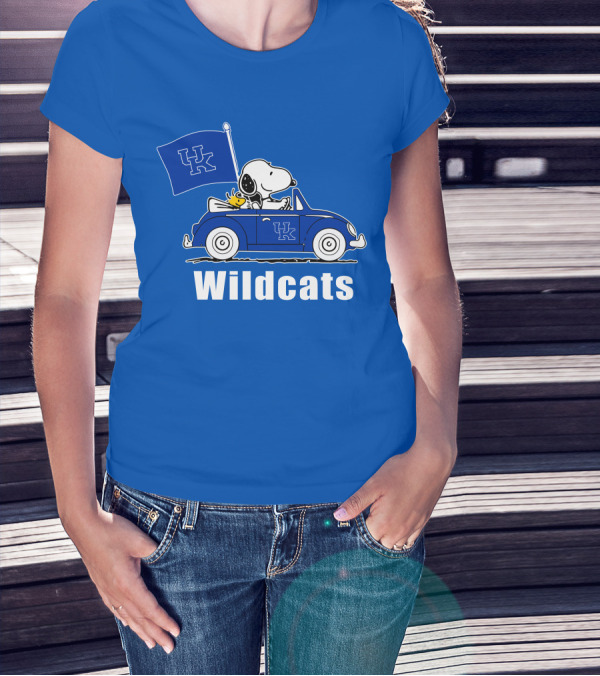 Snoopy Driving Kentucky Wildcats Car With Woodstock And UK Flag T-Shirt