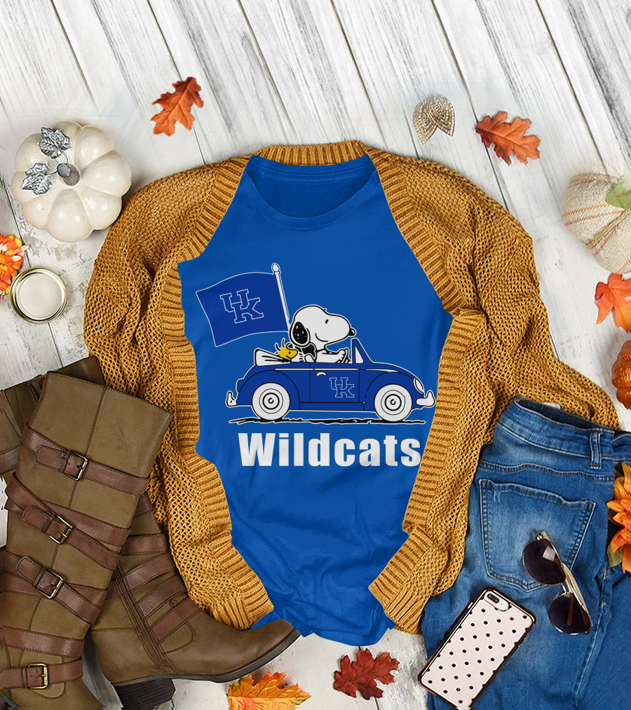Snoopy Driving Kentucky Wildcats Car with Woodstock and UK Flag T-Shirt
