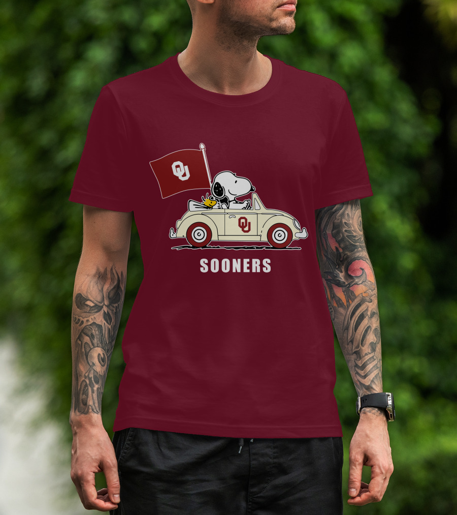 Snoopy Driving Oklahoma Sooners OU Flag Retro Car T-Shirt