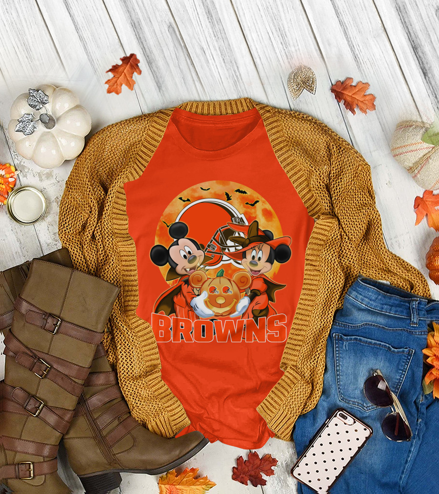 Cleveland Browns Mickey and Minnie Mouse Halloween Bats Pumpkin Helmet T-Shirt