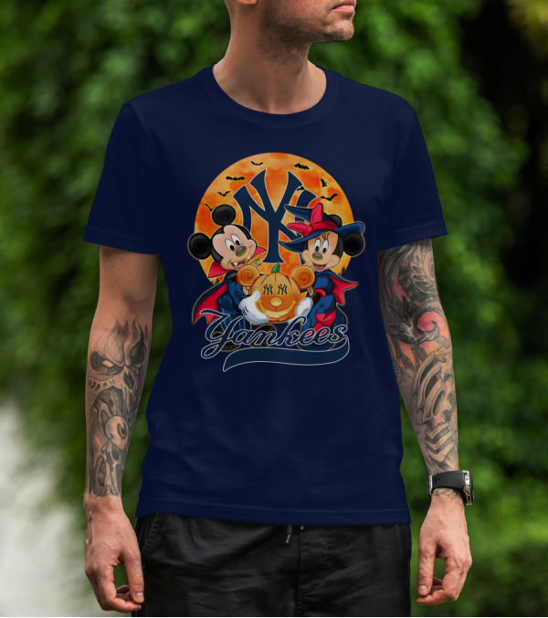 New York Yankees Mickey Mouse Minnie Mouse Halloween Pumpkin Moon Bats T-Shirt