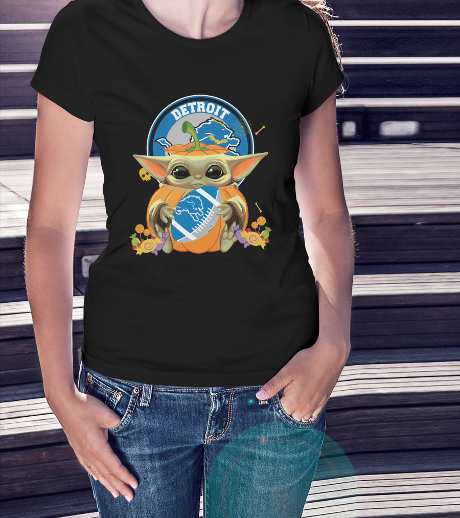 Halloween Pumpkin Baby Yoda Holding Detroit Lions Football With Logo And Candy T-Shirt