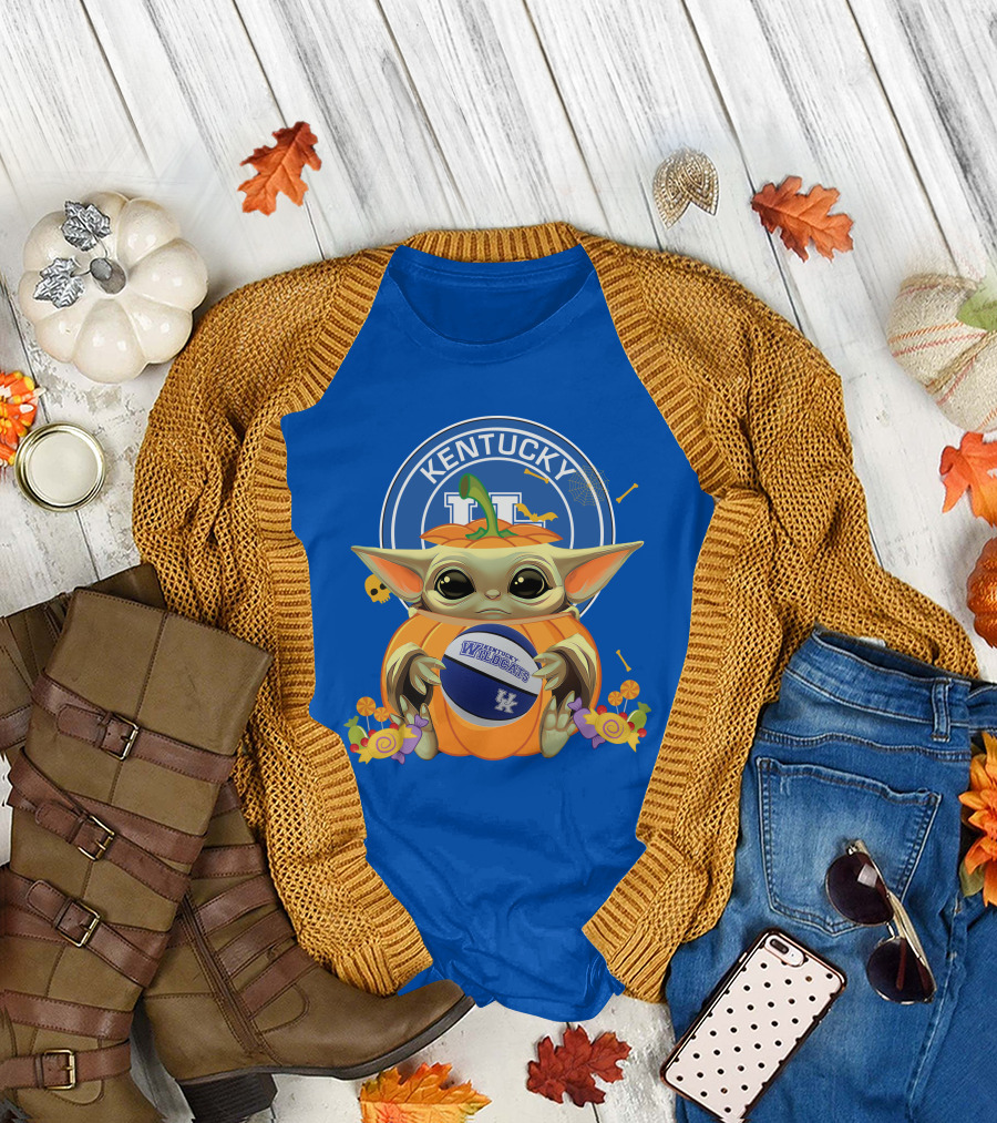 Halloween Pumpkin Baby Yoda Hug Kentucky Wildcats Basketball T-Shirt