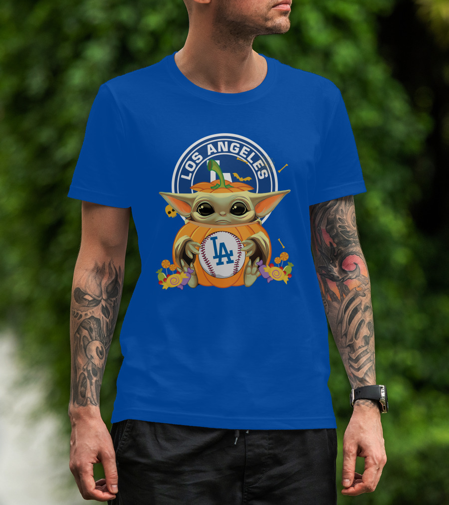 Los Angeles Dodgers Halloween Baby Yoda Hugging Pumpkin T-Shirt