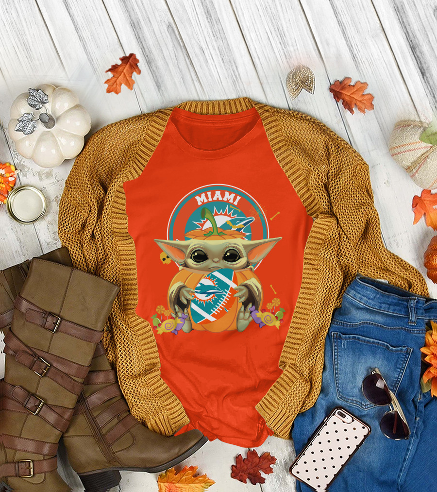 Halloween Pumpkin Baby Yoda Miami Dolphins Hug Football Candy Skulls T-Shirt