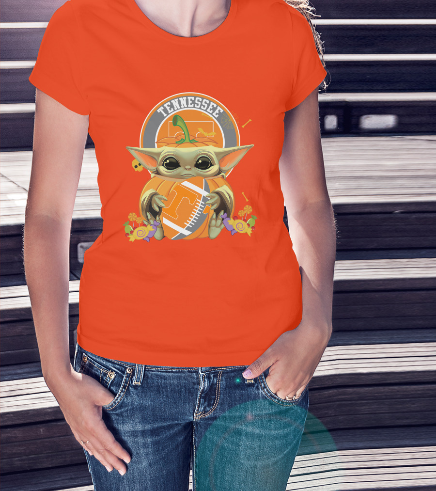 Tennessee Volunteers Halloween Pumpkin Baby Yoda Hug Football T-Shirt