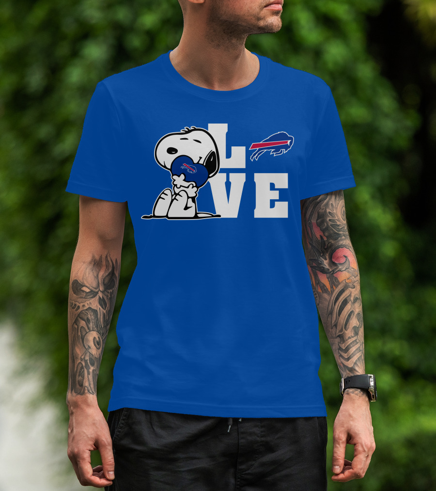 Snoopy Holding Heart Buffalo Bills Love T-Shirt