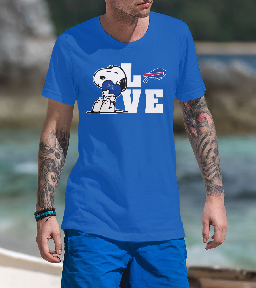 Snoopy Holding Heart Buffalo Bills Love T-Shirt
