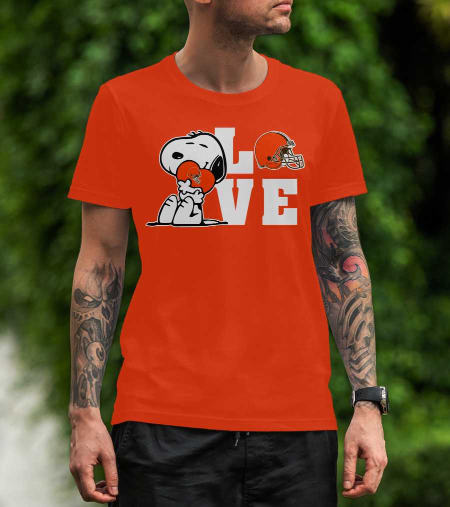 Snoopy Love Cleveland Browns Football Helmet T-Shirt