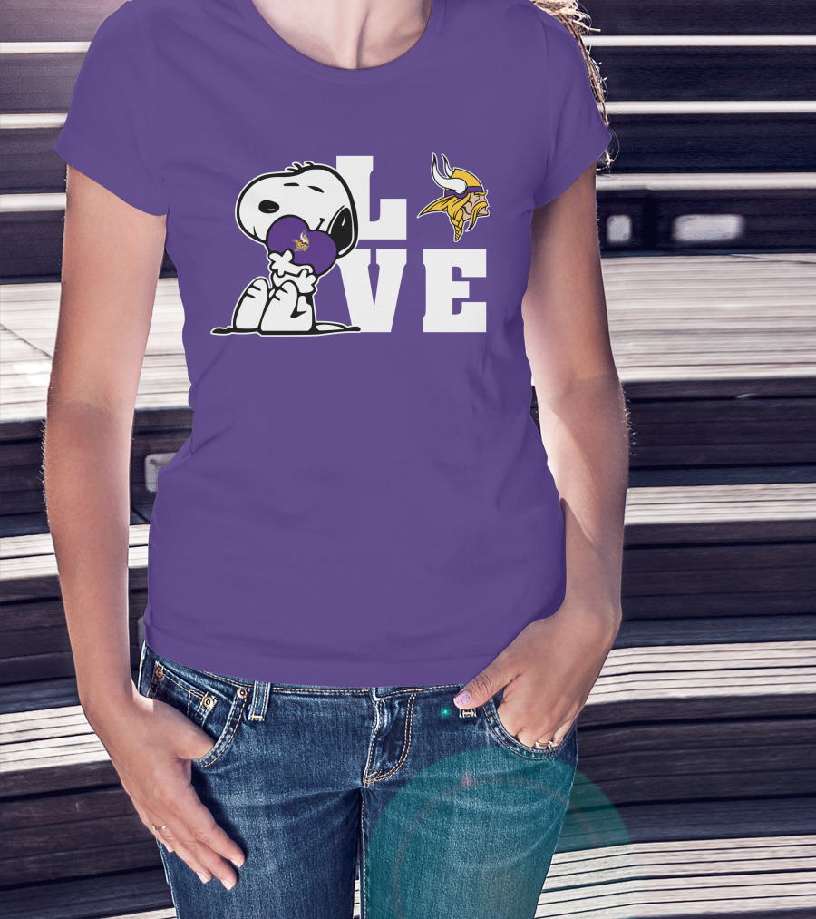 Snoopy Love Minnesota Vikings Logo Heart Hug T-Shirt